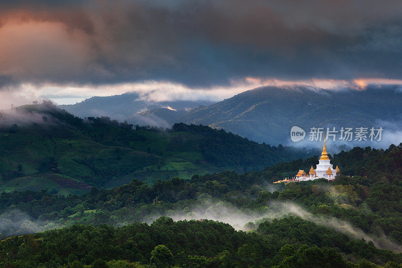 泰国江井，Sinakarintra Stit mahasankhiri宝塔，Doi Mae Salong mountai，蒋Rai